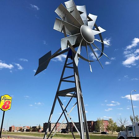 Super 8 By Wyndham Kindersley Exterior photo