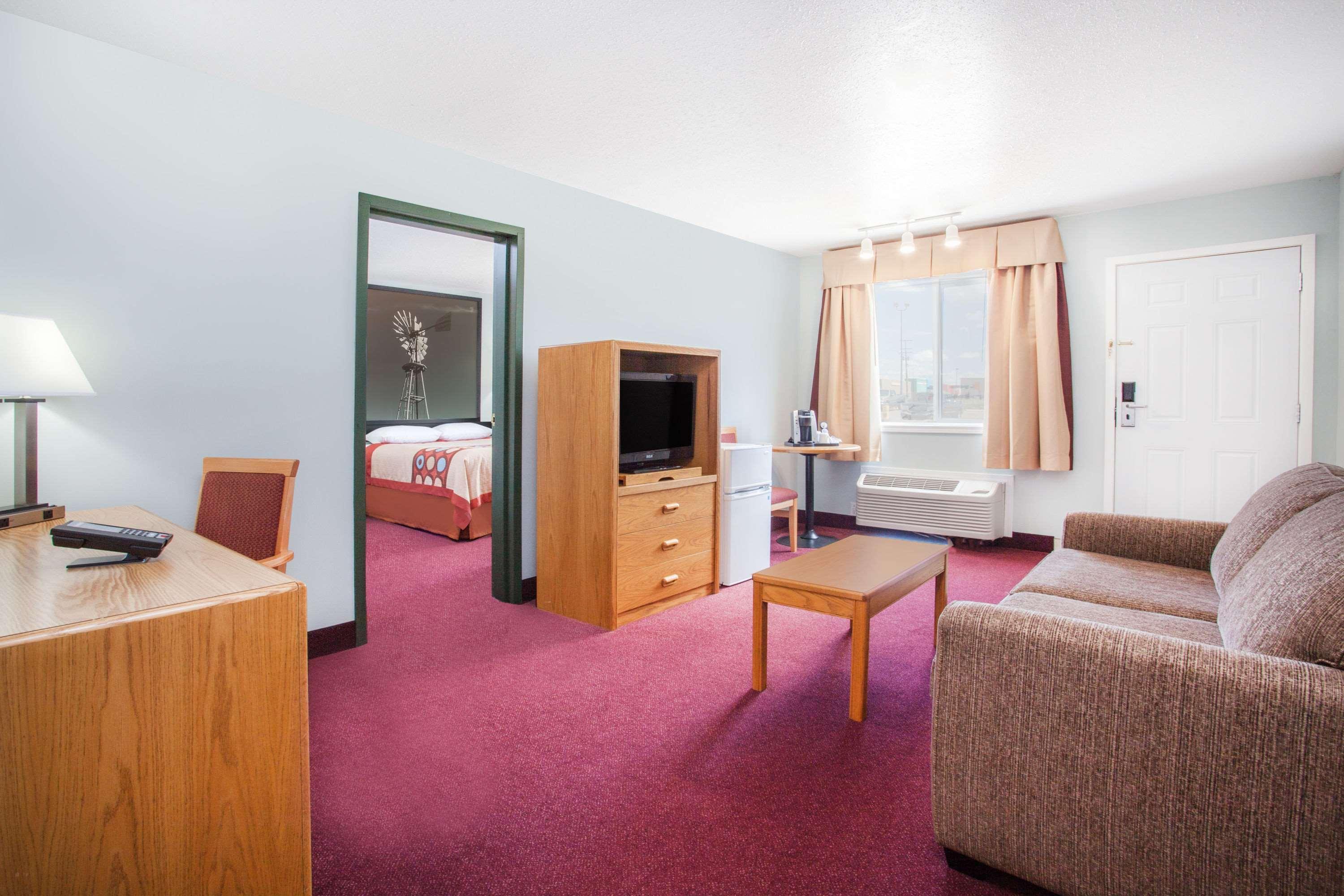 Super 8 By Wyndham Kindersley Exterior photo